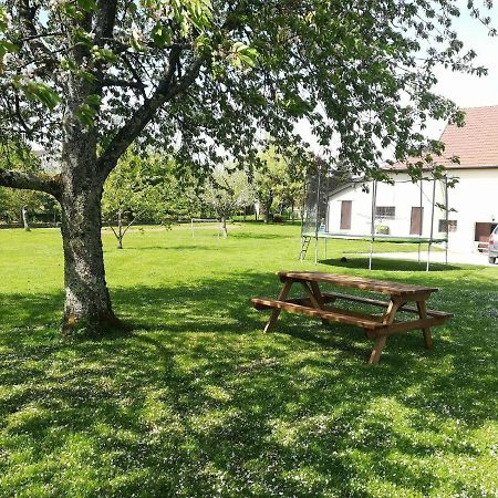 Studio A La Campagne Dans Corps De Ferme Renovee Chancey Exterior photo